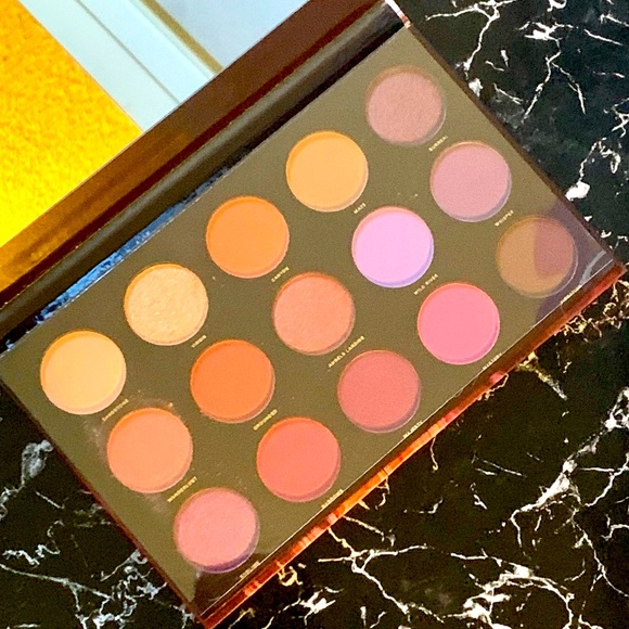 🍒🍒 Zion HipDot Vegan Eyeshadow Palette - Picture 2 of 8